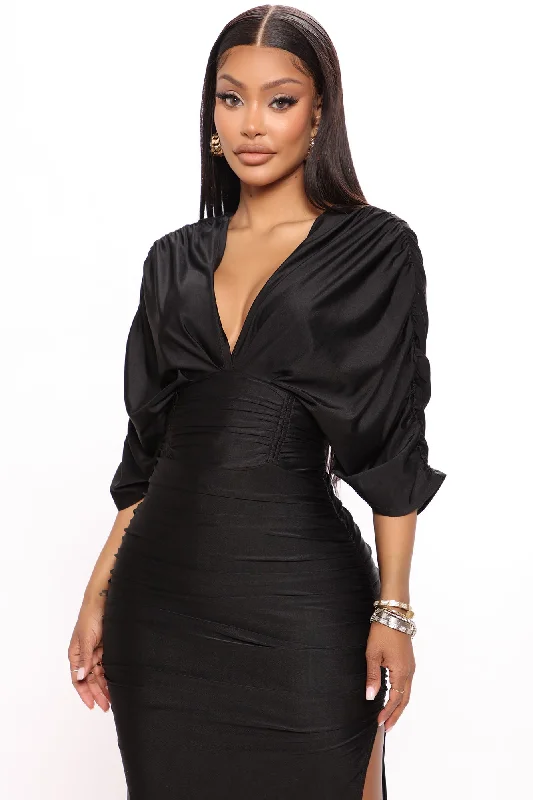 Mandy Ruched Midi Dress - Black