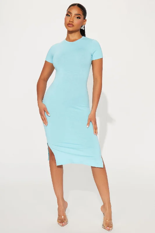 Sarahi Short Sleeve Midi Dress - Light Blue